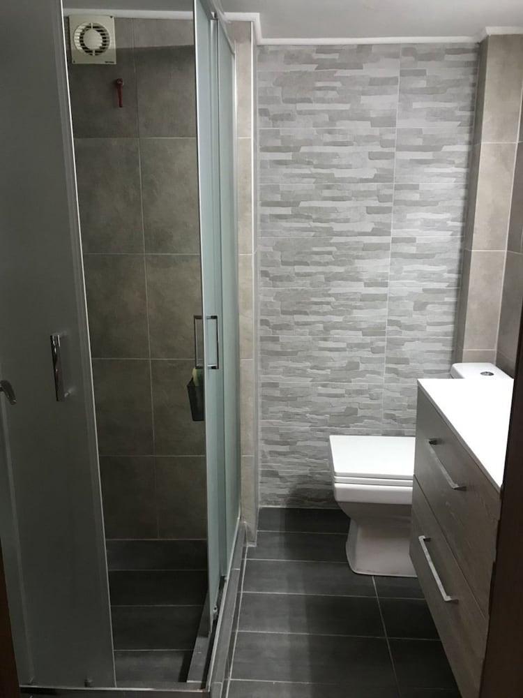 אתונה Renovated Minimal Apartment Next To Metro מראה חיצוני תמונה
