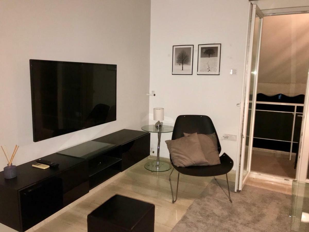 אתונה Renovated Minimal Apartment Next To Metro מראה חיצוני תמונה