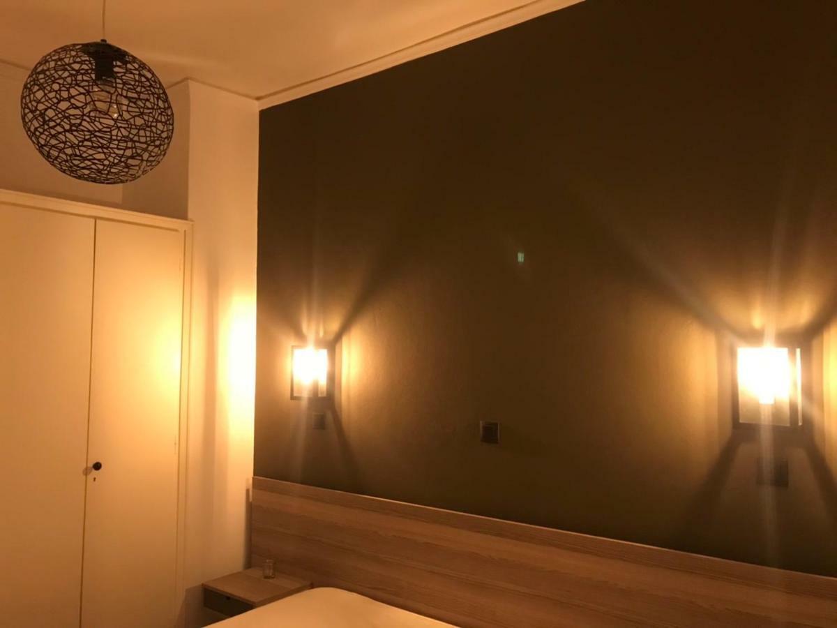אתונה Renovated Minimal Apartment Next To Metro מראה חיצוני תמונה