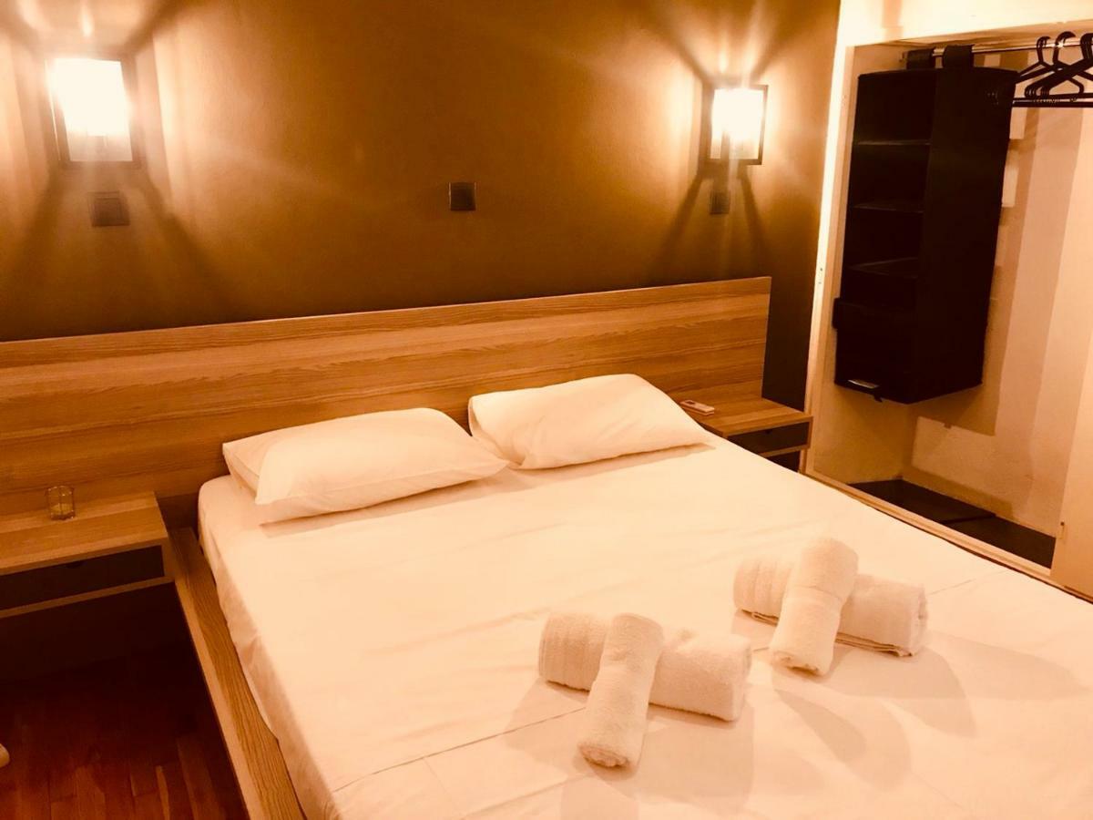 אתונה Renovated Minimal Apartment Next To Metro מראה חיצוני תמונה