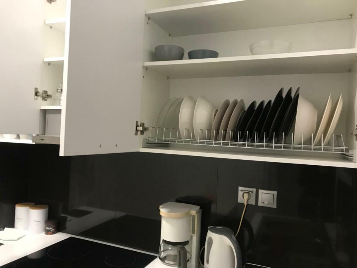 אתונה Renovated Minimal Apartment Next To Metro מראה חיצוני תמונה