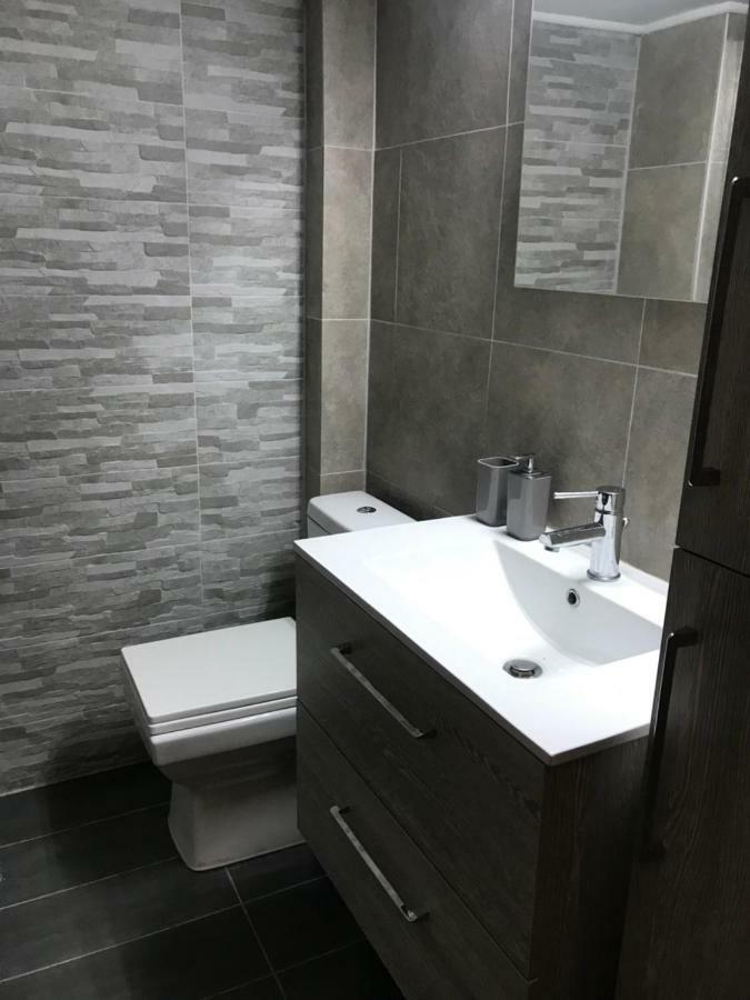 אתונה Renovated Minimal Apartment Next To Metro מראה חיצוני תמונה